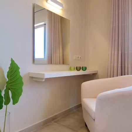 Kleismata Sleeps 6 T674409 * Klismata