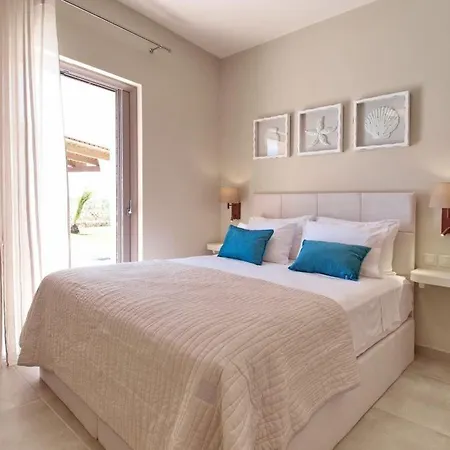 Villa Kleismata Sleeps 6 T674409 *
