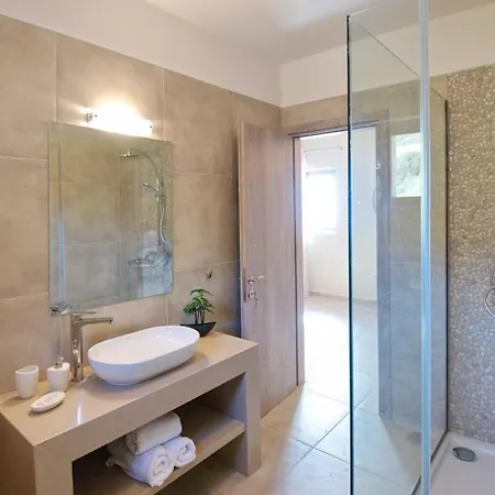 Kleismata Sleeps 6 T674409 *