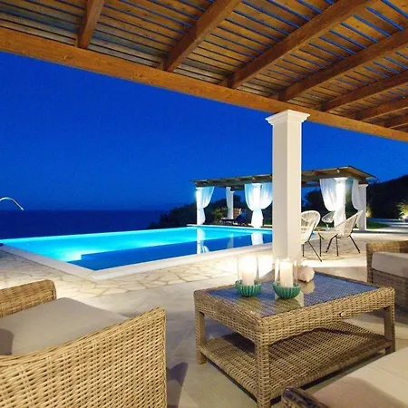 Kleismata Sleeps 6 T674409 Klismata