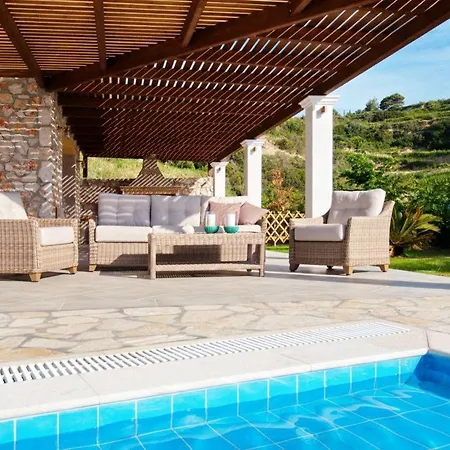 Kleismata Sleeps 6 T674409 Klismata
