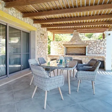 Kleismata Sleeps 6 T674409 Villa Klismata