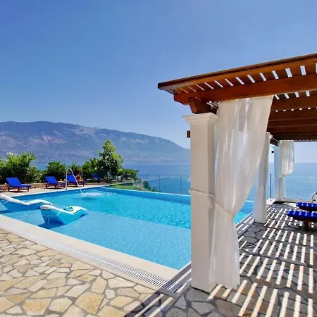 Kleismata Sleeps 6 T674409